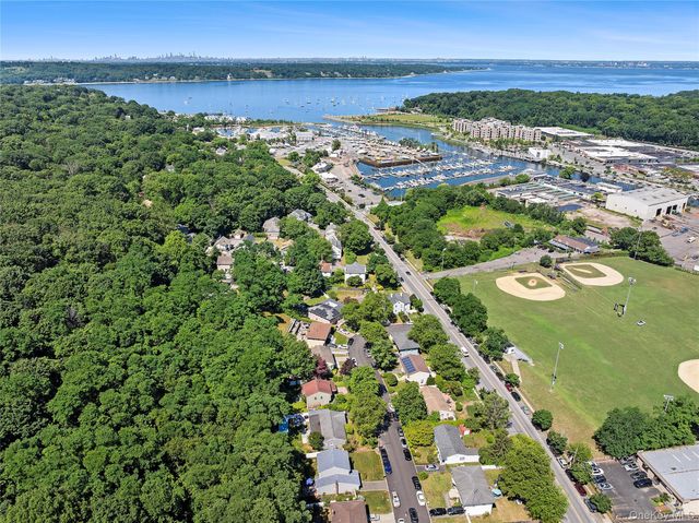 17 Harmony Lane, Glen Cove, NY 11542
