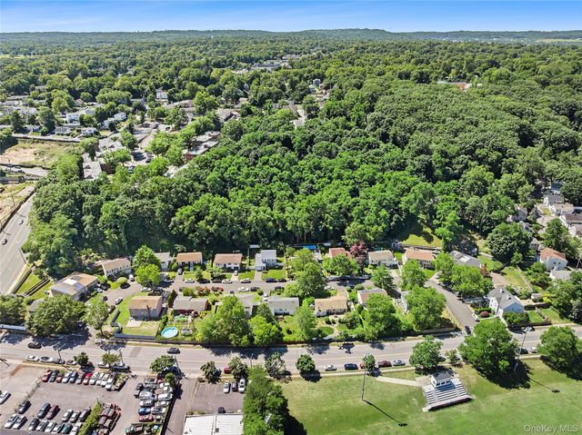 17 Harmony Lane, Glen Cove, NY 11542