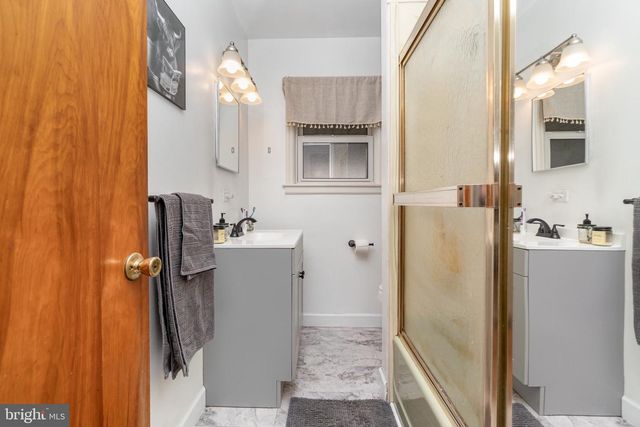 384 W MAIN STREET, Fayetteville, PA 17222