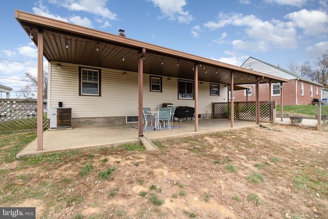 384 W MAIN STREET, Fayetteville, PA 17222