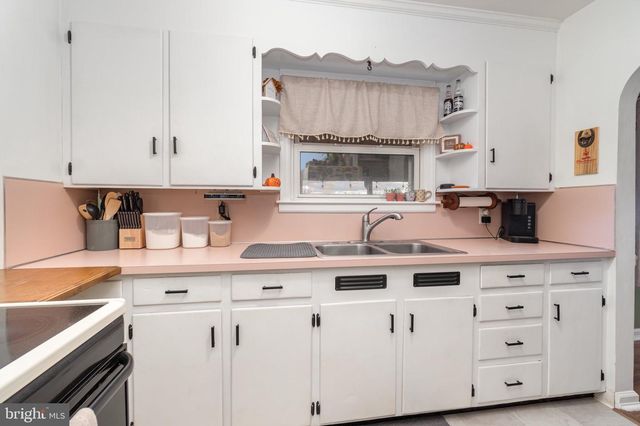 384 W MAIN STREET, Fayetteville, PA 17222