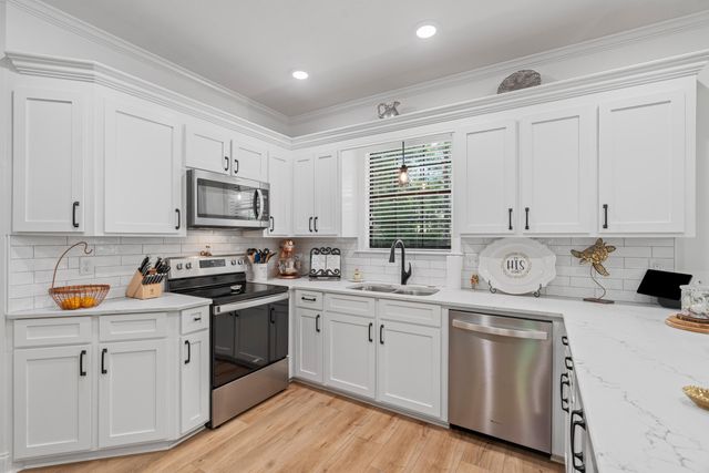 154 Dogwood Ln., Hattiesburg, MS 39402
