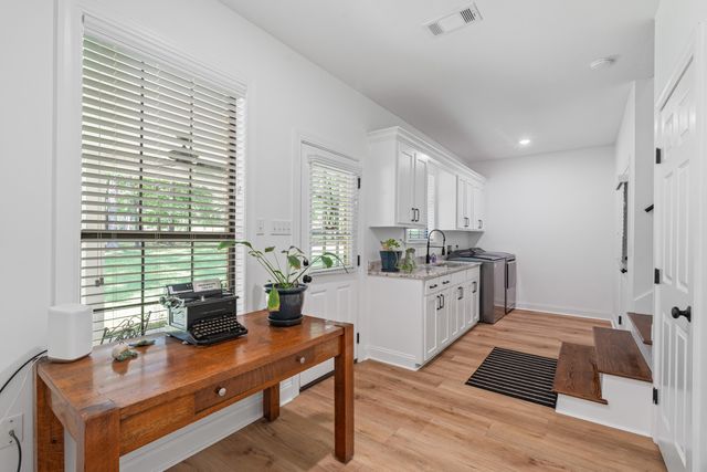 154 Dogwood Ln., Hattiesburg, MS 39402