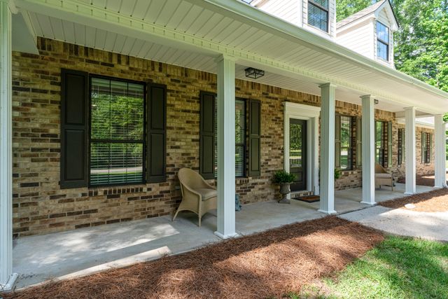 154 Dogwood Ln., Hattiesburg, MS 39402