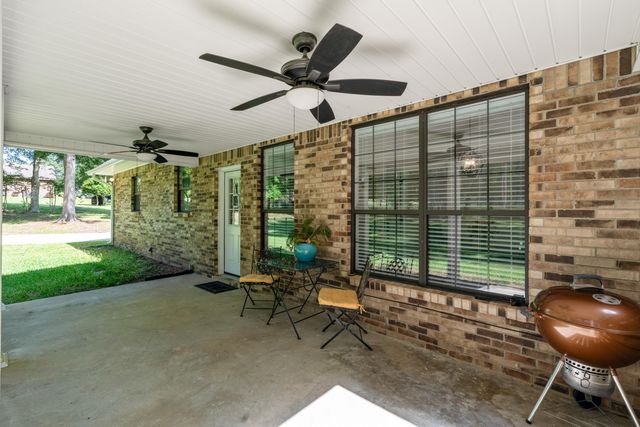 154 Dogwood Ln., Hattiesburg, MS 39402