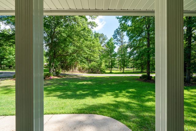 154 Dogwood Ln., Hattiesburg, MS 39402