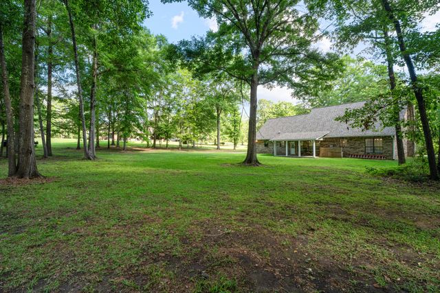 154 Dogwood Ln., Hattiesburg, MS 39402