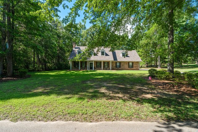 154 Dogwood Ln., Hattiesburg, MS 39402