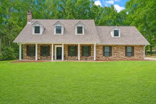 154 Dogwood Ln., Hattiesburg, MS 39402