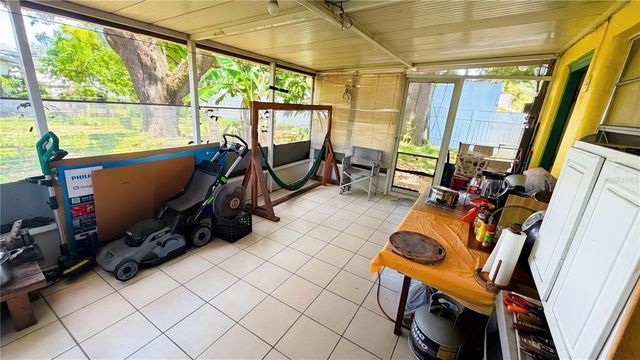 2515 W POWHATAN AVENUE, Tampa, FL 33614