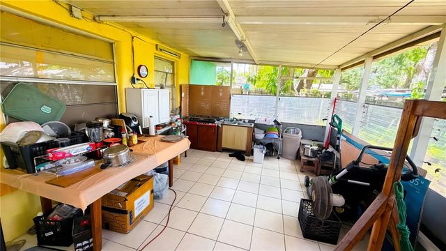 2515 W POWHATAN AVENUE, Tampa, FL 33614