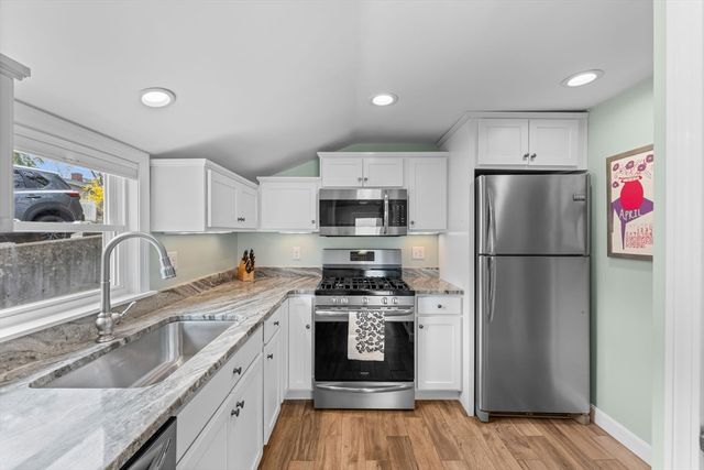 49 Ossamequin Rd, Billerica, MA 01821