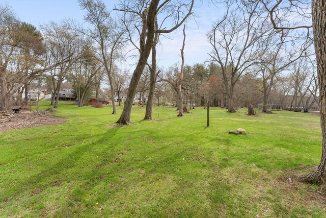 49 Ossamequin Rd, Billerica, MA 01821