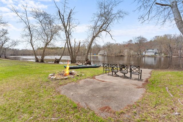 49 Ossamequin Rd, Billerica, MA 01821