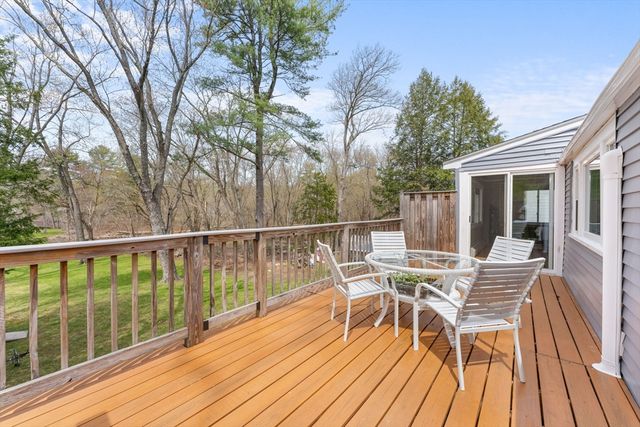49 Ossamequin Rd, Billerica, MA 01821