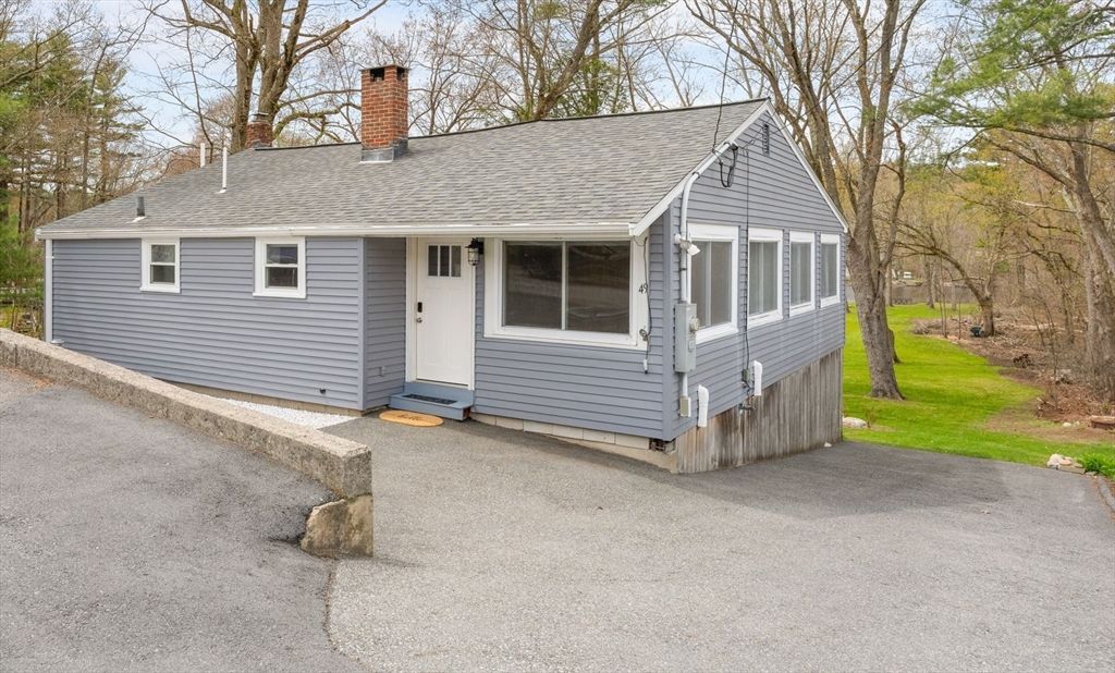49 Ossamequin Rd, Billerica, MA 01821
