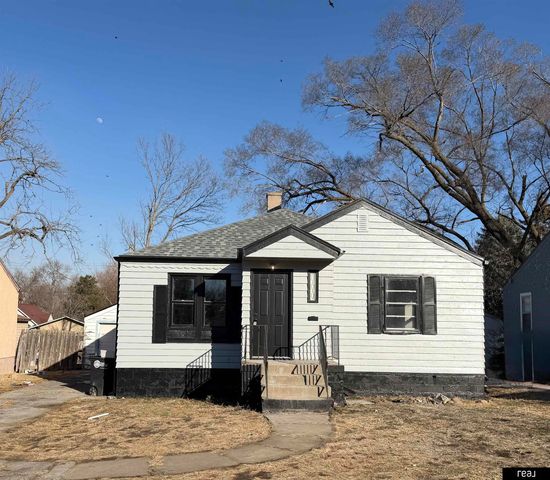 3929 N 42 Street, Omaha, NE 68111