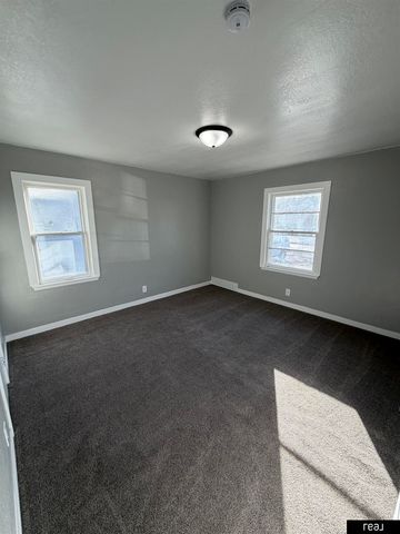 3929 N 42 Street, Omaha, NE 68111