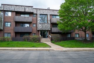 500 Timber Ridge Drive 202A, Carol Stream, IL 60188