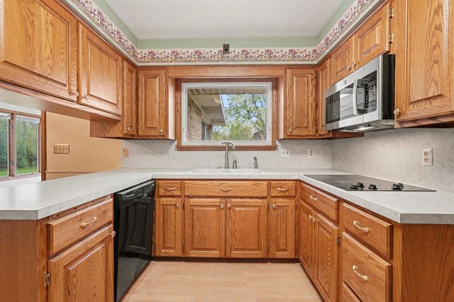 2120 Leffingwell Avenue NE, Grand Rapids, MI 49525