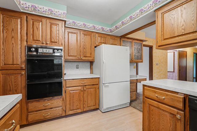 2120 Leffingwell Avenue NE, Grand Rapids, MI 49525