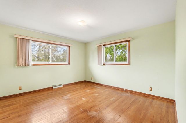 2120 Leffingwell Avenue NE, Grand Rapids, MI 49525