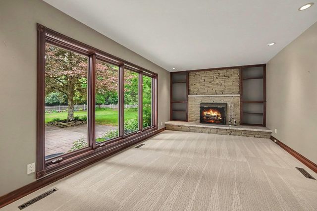1586 St. Marys Court, Essexville, MI 48732