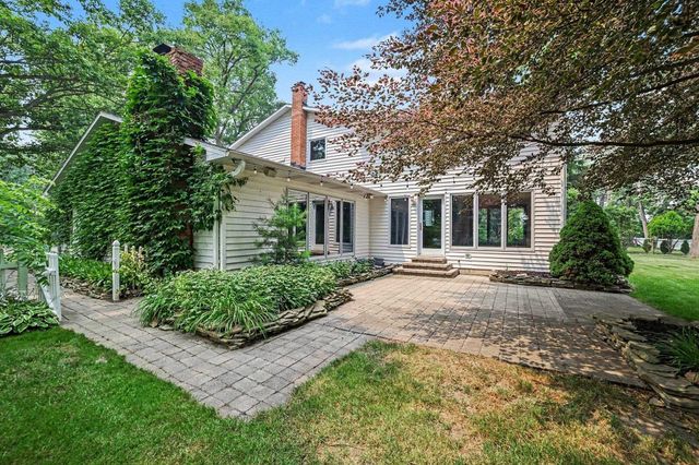 1586 St. Marys Court, Essexville, MI 48732