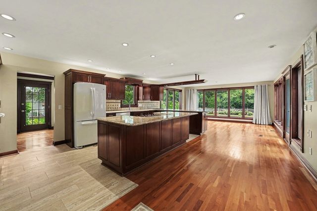 1586 St. Marys Court, Essexville, MI 48732