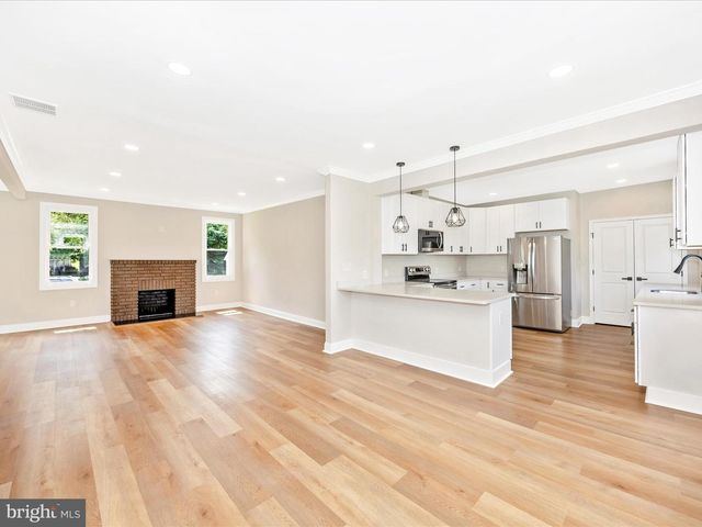 692 RIDGE RD, Mount Airy, MD 21771