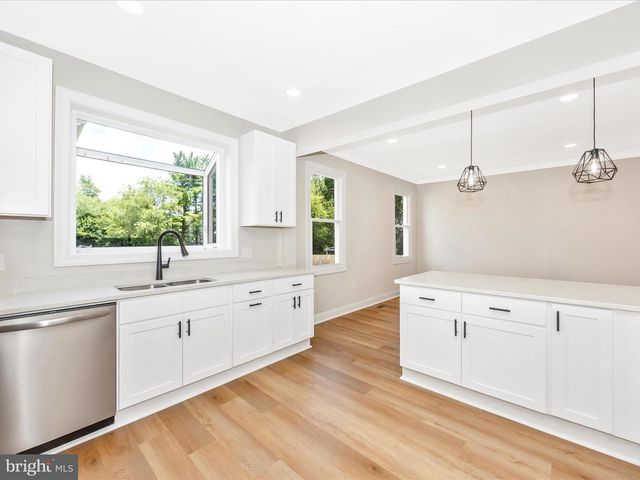 692 RIDGE RD, Mount Airy, MD 21771