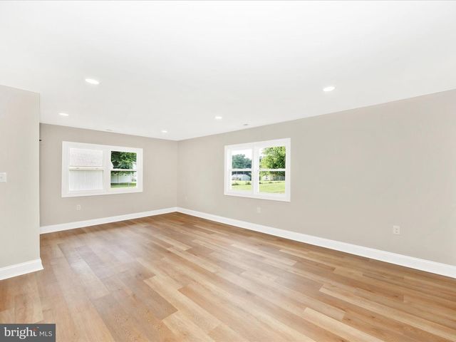 692 RIDGE RD, Mount Airy, MD 21771