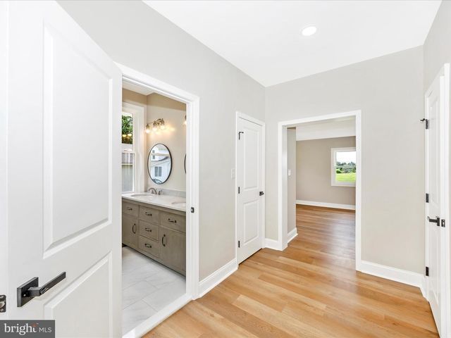 692 RIDGE RD, Mount Airy, MD 21771