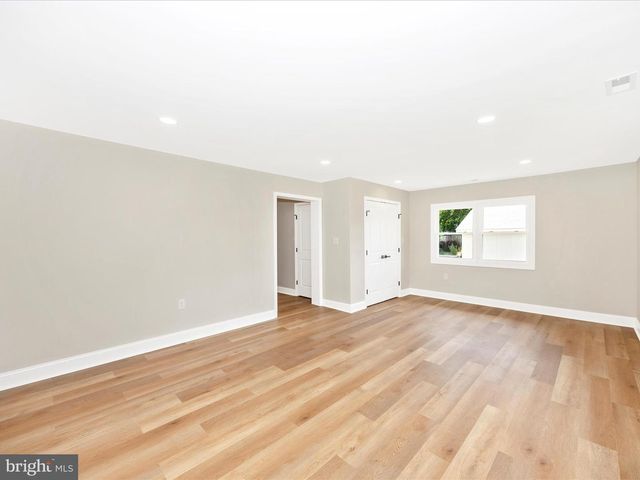 692 RIDGE RD, Mount Airy, MD 21771