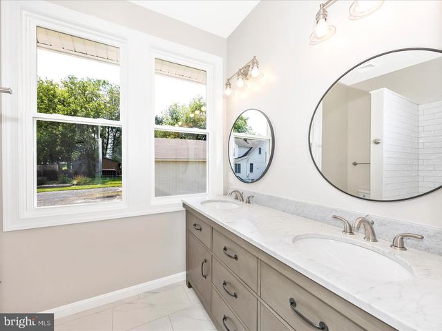 692 RIDGE RD, Mount Airy, MD 21771