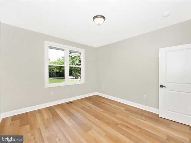 692 RIDGE RD, Mount Airy, MD 21771