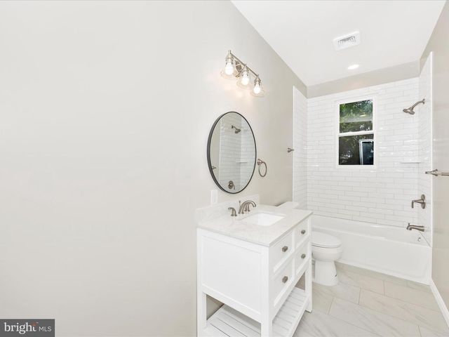 692 RIDGE RD, Mount Airy, MD 21771