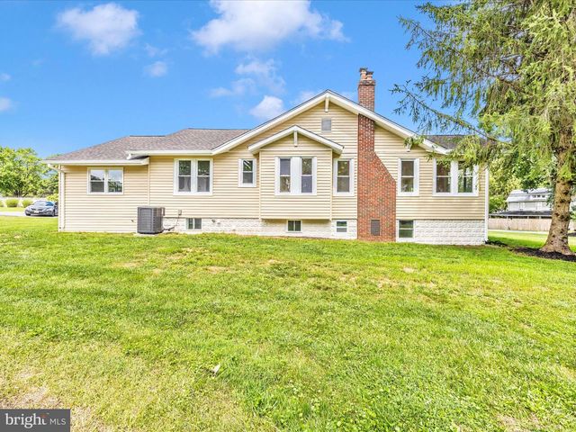 692 RIDGE RD, Mount Airy, MD 21771