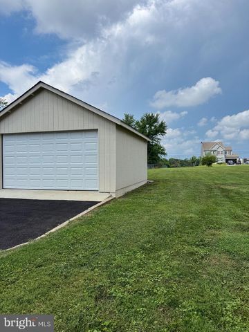 692 RIDGE RD, Mount Airy, MD 21771