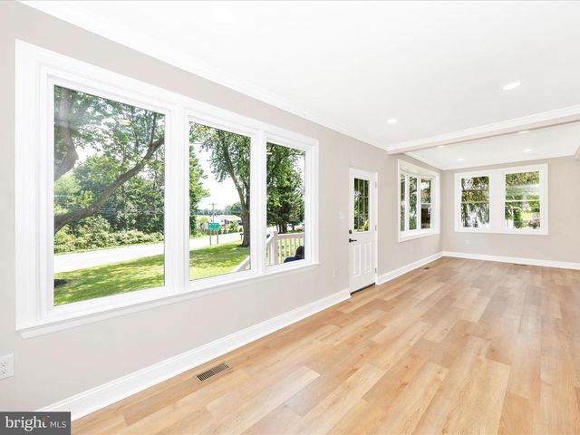 692 RIDGE RD, Mount Airy, MD 21771