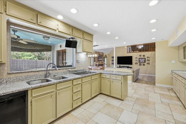 4712 Frost, Orange, TX 77630