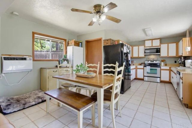 1949 Sunnyside Ave Avenue, El Cajon, CA 92019