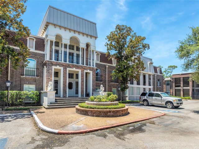 7575 Katy Freeway 101, Houston, TX 77024