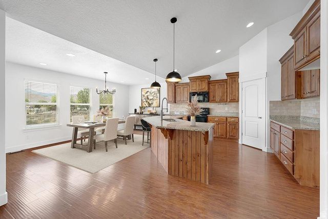 9517 N FAUST STATION, Eagle Mountain, UT 84005