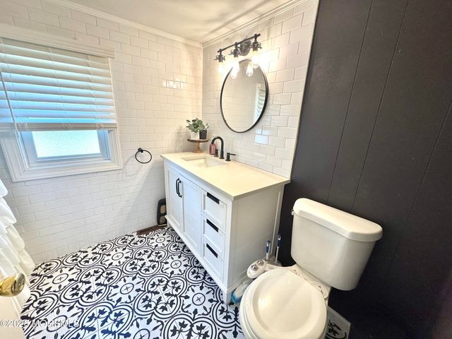 15 Buckley Lane, Bayville, NJ 08721