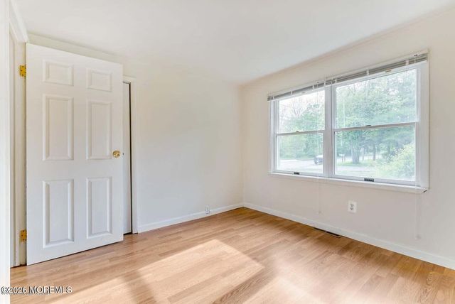 15 Buckley Lane, Bayville, NJ 08721