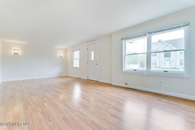 15 Buckley Lane, Bayville, NJ 08721