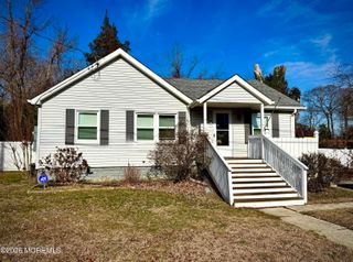 15 Buckley Lane, Bayville, NJ 08721