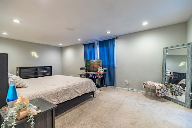 13415 S Mackinaw Avenue, Chicago, IL 60633