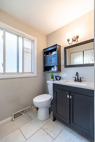 13415 S Mackinaw Avenue, Chicago, IL 60633